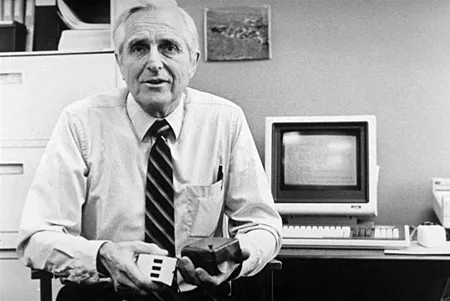 Douglas Engelbart, inventor de la Tablet