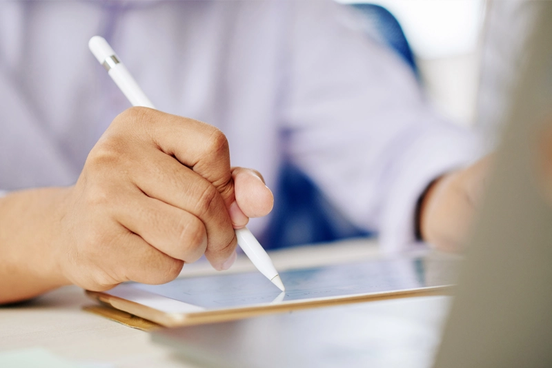 Escribiendo con Lápiz Táctil para Tablets